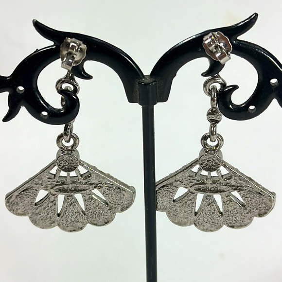 Vintagege Collezio Fan Watch Necklace and Earrings - Picture 8 of 8